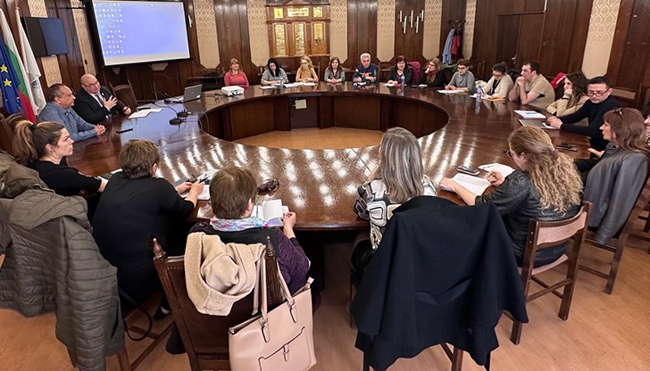 Експерти обсъди актуални социални теми и въпроси