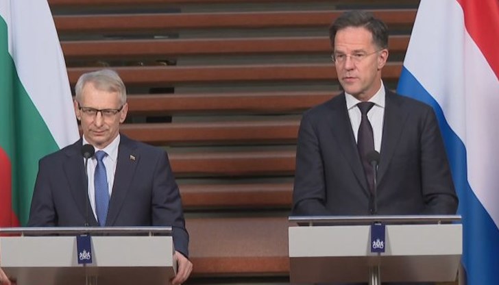 Рюте разговаря с българския премиер Николай Денков в Хага Рюте разговаря с българския премиер Николай Денков в Хага