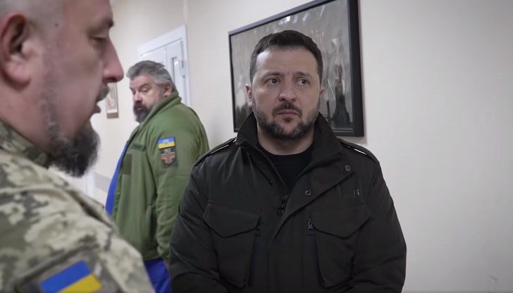 Ситуацията е изключително трудна на някои точки на фронта, заяви украинският президент