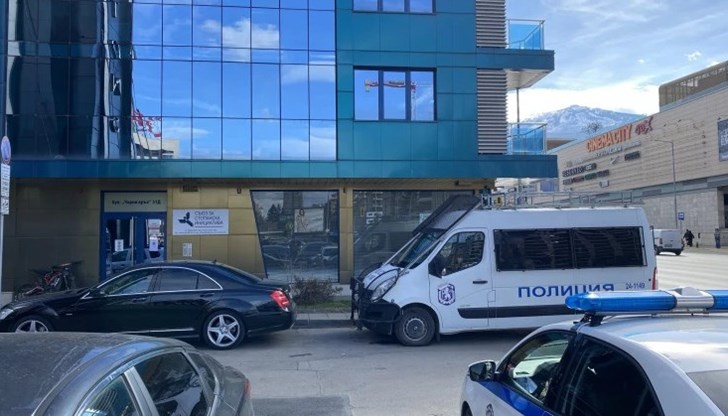 Застрахователната компания отговори на информацията за специализирана полицейска акция в нейни офиси Застрахователната компания отговори на информацията за специализирана полицейска акция в нейни офиси