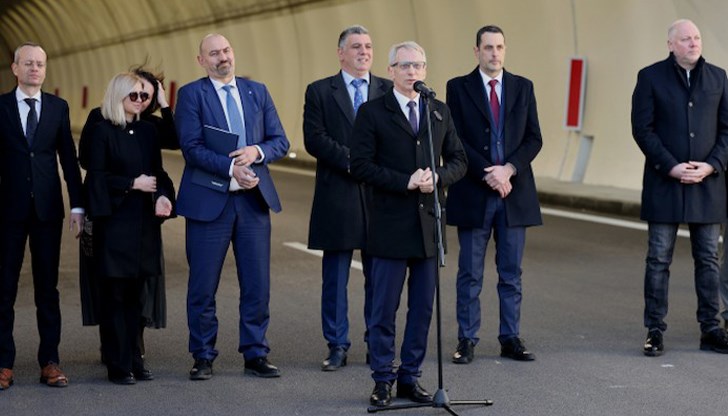 Съоръжението е с дължина около 2 километра