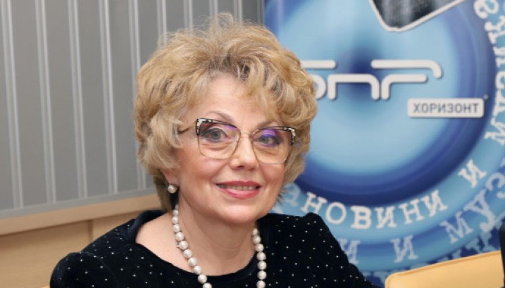 Нито Байдън ще приеме премиера ни Денков, нито Блинкен ще се срещне с делегацията ни – счита Велева