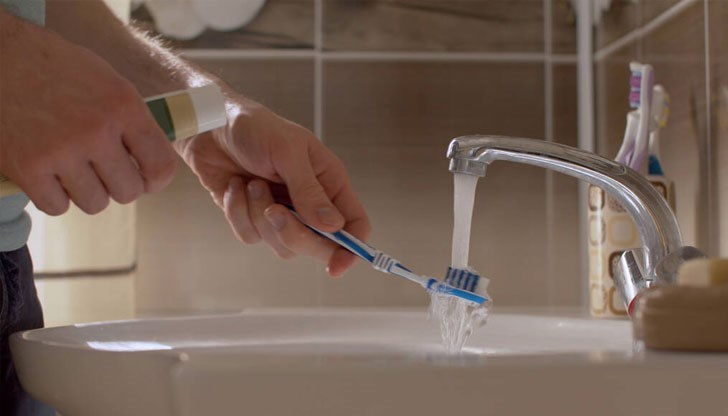 Опареният шофьор прави тестове във ВМА и в домашни условия