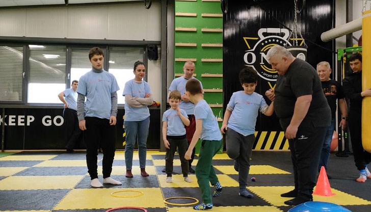 Родителите на деца с аутизъм получиха ценни съвети от бате Емо за това как да се справят в ежедневните грижи за своите деца