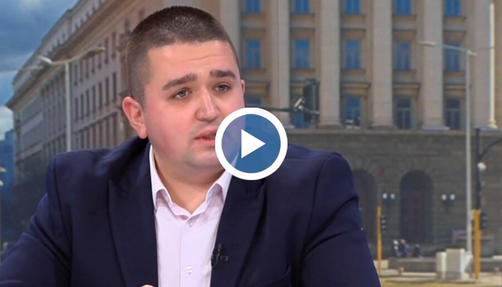 Той е електроинженер и има три защитени патента за изобретения