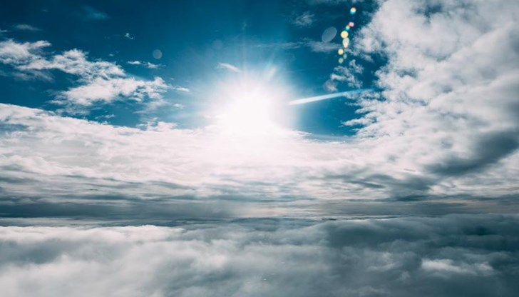 Максималните температури над страната ще достигнат 17 градуса Максималните температури над страната ще достигнат 17 градуса