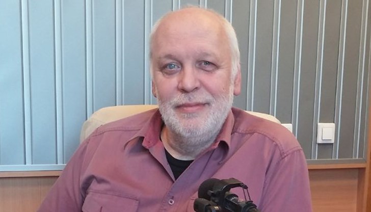 Трябва да се мобилизират близките, семейството, специалистите в училището, коментира психологът Трябва да се мобилизират близките, семейството, специалистите в училището, коментира психологът