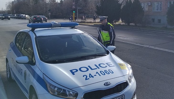 Полицаите спипаха пияния шофьор в квартал "Здравец" Полицаите спипаха пияния шофьор в квартал "Здравец"