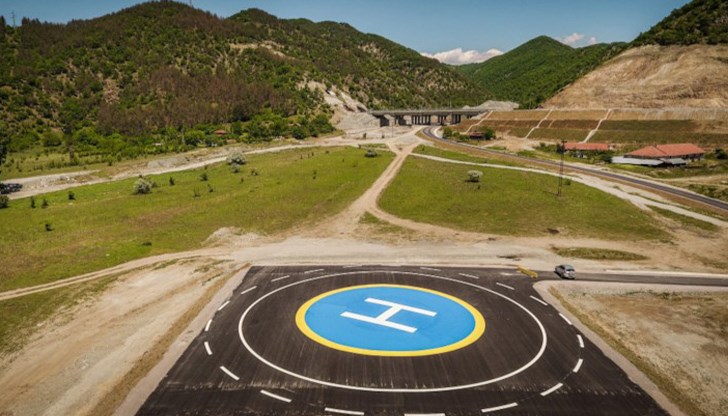 Съоръжението се намира до тунел „Железница“