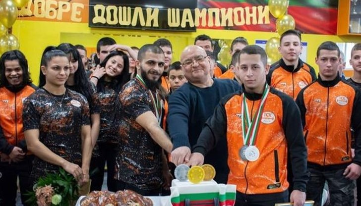 В Русе посрещнаха официално совите герои в щангите от ЕП в София