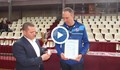 Удостоиха треньора на ВК „Дунав“ със златна значка