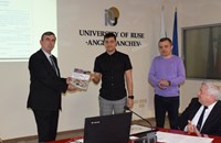 Теодор Цветков дари сертификата си за Гинес на Русенския университет