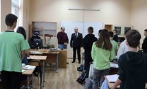 Две емблематични русенски училища празнуват днес
