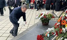 Пенчо Милков отдава почит пред делото и паметта на Баба Тонка