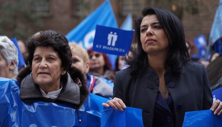 Протестиращите затвориха улица "Московска" Протестиращите затвориха улица "Московска"