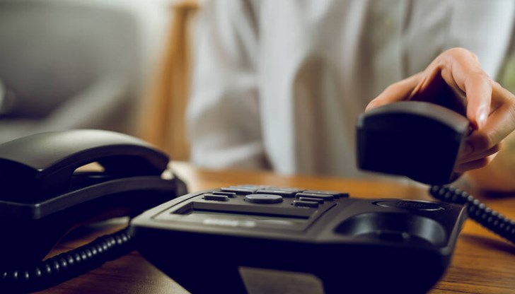 В Гърция възрастен мъж е помогнал на полицията за залавянето на двама българи, които опитали да го измамят по телефона В Гърция възрастен мъж е помогнал на полицията за залавянето на двама българи, които опитали да го измамят по телефона