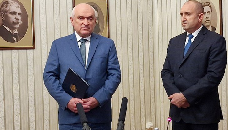 Президентът Румен Радев му възложи да предложи служебно правителство