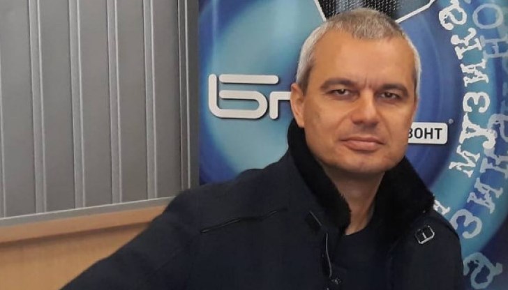 Лидерът на "Възраждане" каза още, че "създателите на българските правителства в последните години са американците" Лидерът на "Възраждане" каза още, че "създателите на българските правителства в последните години са американците"