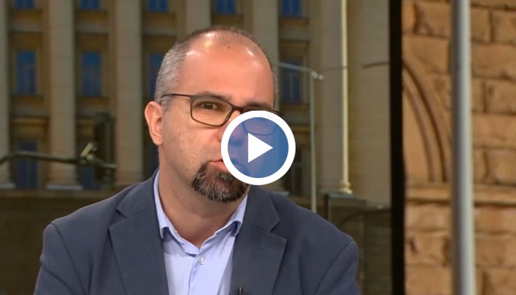 Мария Габриел от партньор стана „красивото лице на мафията”