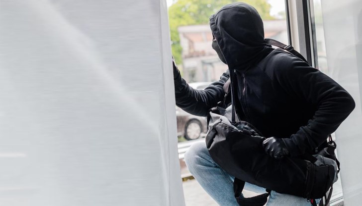 Обраха къща в центъра на Русе