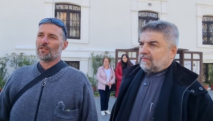 Борбата продължава по нетрадиционен начин, допълни свещеникът