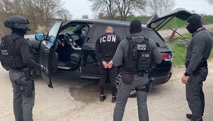 Арестувани са двама мъже - на 44 и 49 години