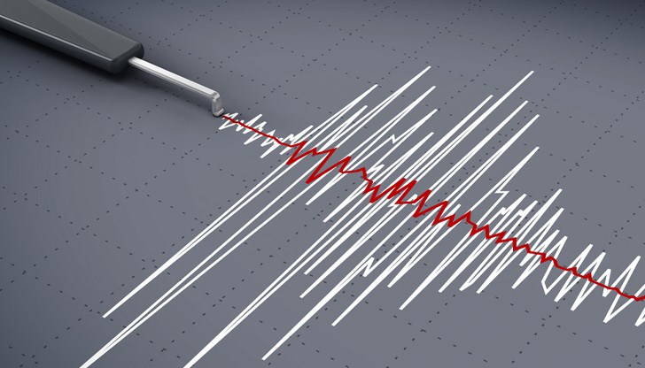 Епицентърът е бил в морето на дълбочина 35 км в района на Анталия