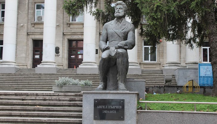 Информационни щандове ще посрещат кандидат-студенти и родители на 28 март