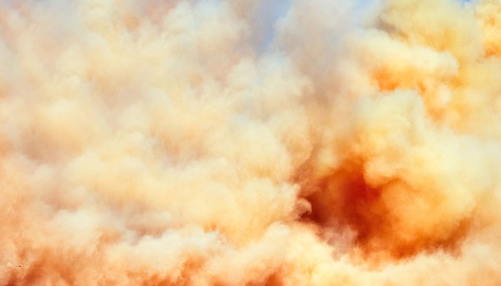 Астматиците да слагат маски