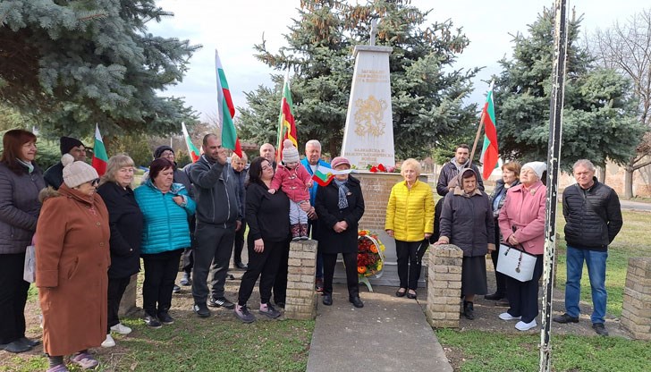 Представители на местната власт и жители на селото поднесоха венец и цветя пред паметника “Загинали във войните от село Борисово”