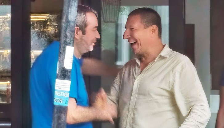 Еврото, Нотариуса и покровителите им Цацата, Каскета, Братиньо, Банкята, Вайбъра Еврото, Нотариуса и покровителите им Цацата, Каскета, Братиньо, Банкята, Вайбъра