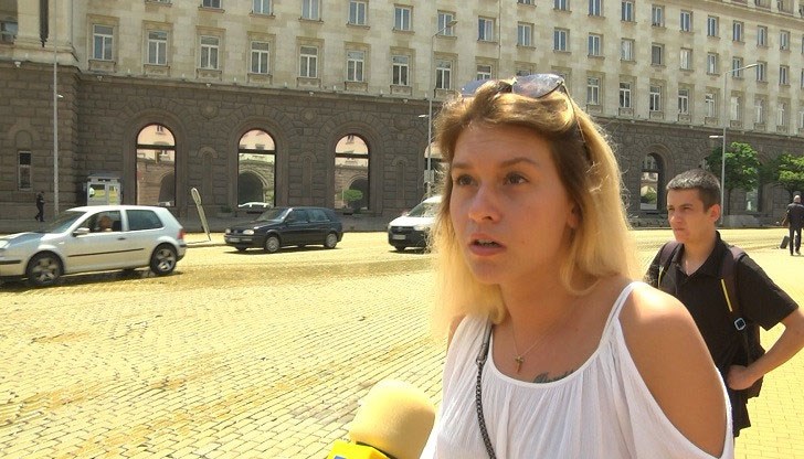 Цветелина Цветкова не е потърсила помощ за страха и безсънието си, затова СДВР дължи само 15 000 лв., приема съдът Цветелина Цветкова не е потърсила помощ за страха и безсънието си, затова СДВР дължи само 15 000 лв., приема съдът