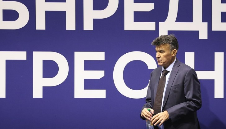 Оставката на Михайлов бе приета с 303 гласа "За" и 12 "Против"