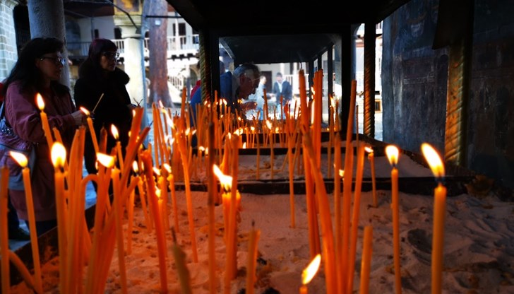 Имен ден празнуват Боян, Баян, Бояна, Боянка, Албена, Бойко, Бойка, Боко Имен ден празнуват Боян, Баян, Бояна, Боянка, Албена, Бойко, Бойка, Боко