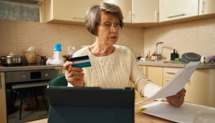 Все по-малко хора обаче се пенсионират с пълни условия за стаж и възраст Все по-малко хора обаче се пенсионират с пълни условия за стаж и възраст