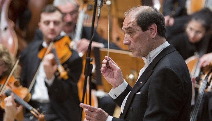 Заупокойната меса ще бъде изпълнена без публика, а записът ще бъде публикуван идните дни в информационните канали на фестивала и Община Русе Заупокойната меса ще бъде изпълнена без публика, а записът ще бъде публикуван идните дни в информационните канали на фестивала и Община Русе