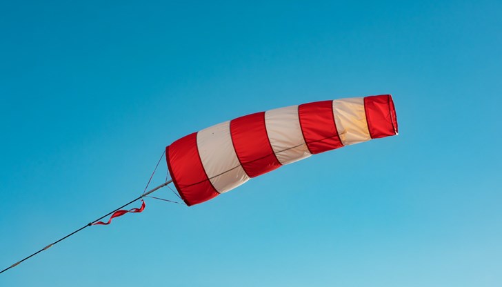 Предупреждението е за силен вятър Предупреждението е за силен вятър