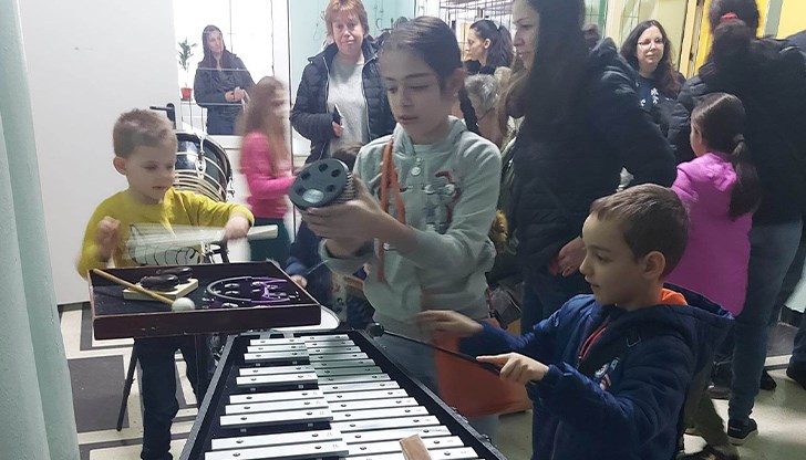 Ученици ще представят новия интерактивен спектакъл „Да се запознаем и да поиграем“