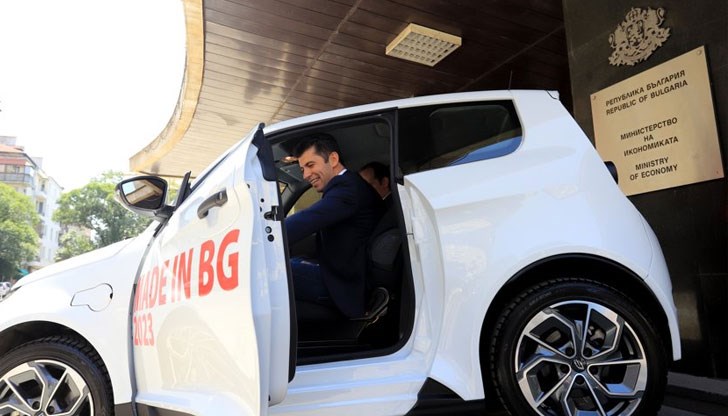 Германският производител бе рекламиран от бившия премиер Кирил Петков Германският производител бе рекламиран от бившия премиер Кирил Петков