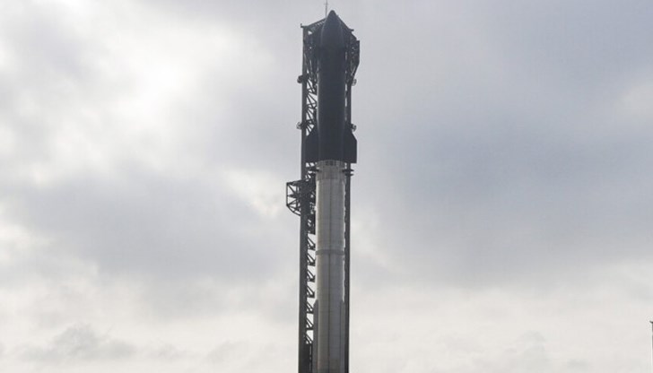 Изстрелването е свързано с плановете на Мъск за евентуално колонизиране на Марс