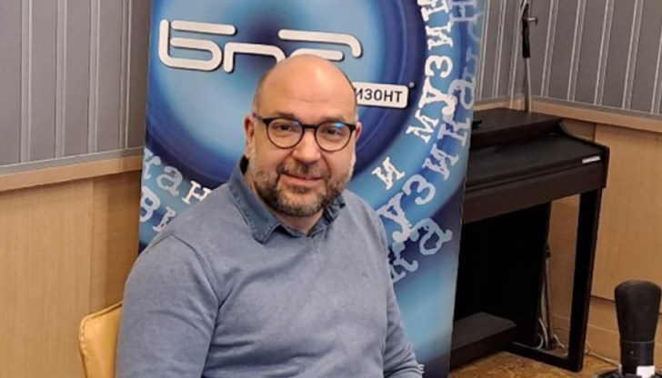 За ГЕРБ компромисът изглежда много по-малък, по-голяма щета понасят ПП-ДБ, смята политологът За ГЕРБ компромисът изглежда много по-малък, по-голяма щета понасят ПП-ДБ, смята политологът