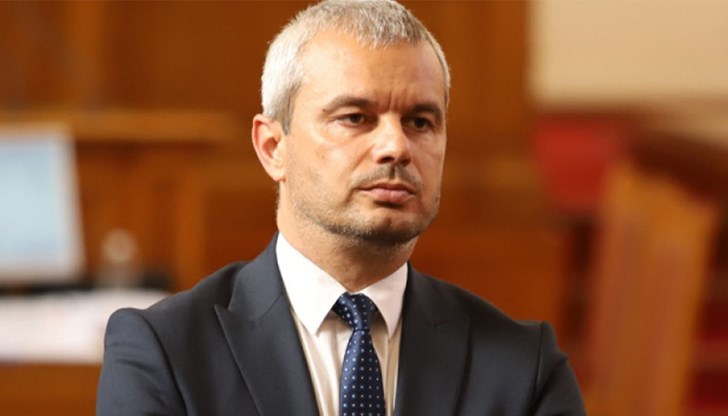 Лидерът на ПП "Възраждане" даде брифинг в Народното събрание