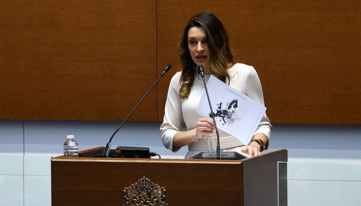 Декларацията на партията представи депутатът Павела Митова, което е член на Комисията по енергетика Декларацията на партията представи депутатът Павела Митова, което е член на Комисията по енергетика