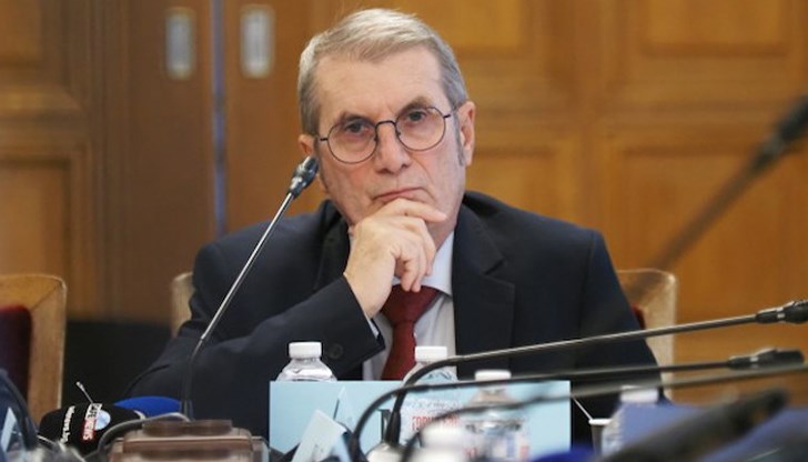 Здравният министър в оставка предупреди наследника си, че го чакат много проблеми