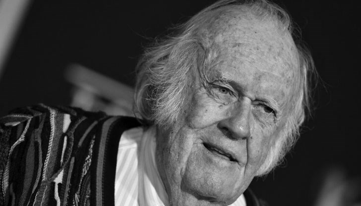 Той изиграва различни роли в над 100 филмови и над 200 телевизионни продукции Той изиграва различни роли в над 100 филмови и над 200 телевизионни продукции