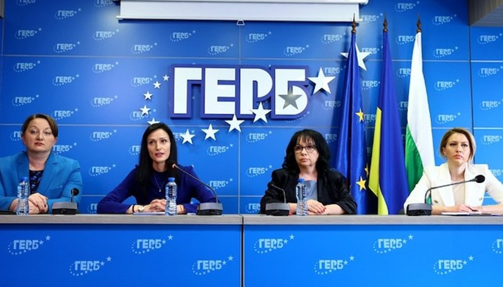 Това, което доведе до този финал, е на практика борбата на ПП-ДБ за власт и постове, заяви тя на брифинг, в който ГЕРБ се оттегли от преговорите