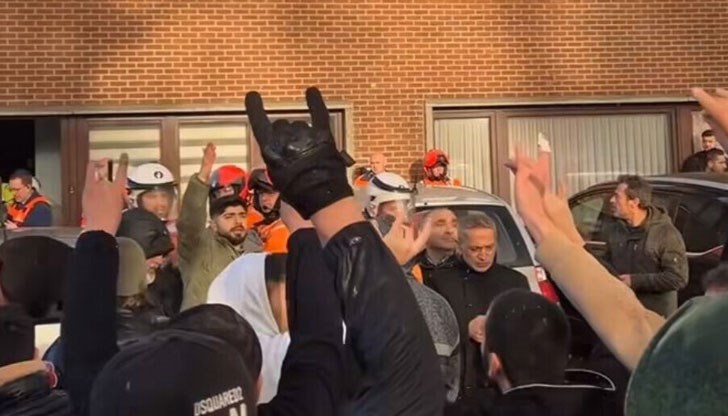 В масовия бой са се включили дори хора с жълти жилетки с надписи "Охрана"