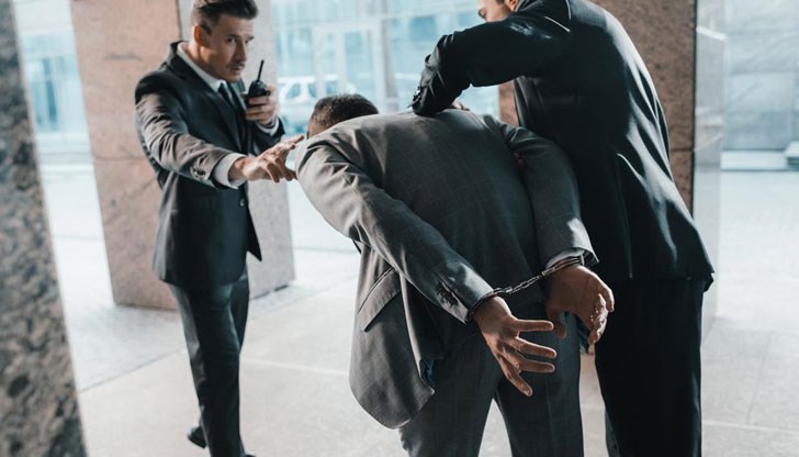 69-годишният мъж от италианската мафия бе осъден на 15 години затвор за трафик на наркотици 69-годишният мъж от италианската мафия бе осъден на 15 години затвор за трафик на наркотици