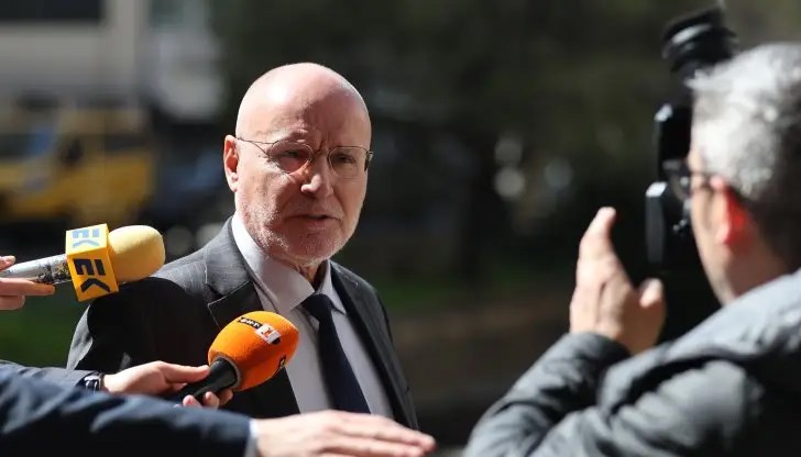 Управителят на централната банка е един потенциалните служебни премиери съгласно последните промени в Конституцията