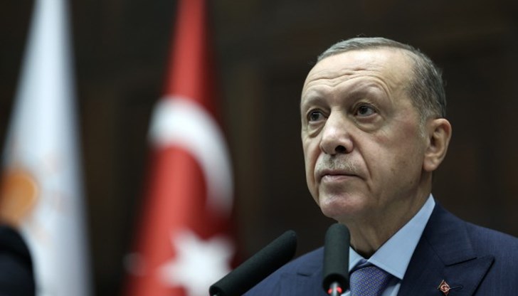 Кола от кортежа на президента и джип са се сблъскали на пътя Кола от кортежа на президента и джип са се сблъскали на пътя